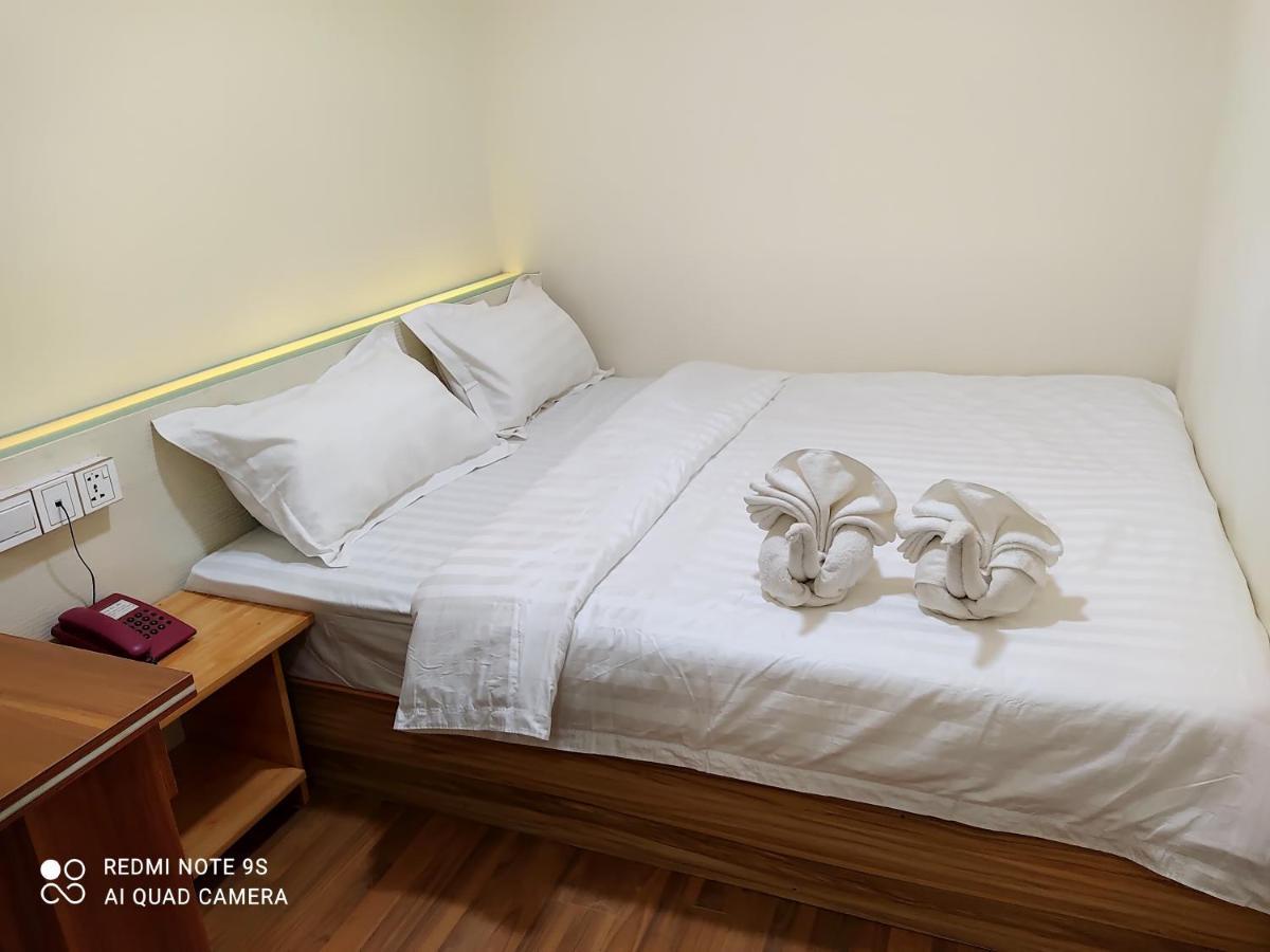November Hostel Rangun Kültér fotó