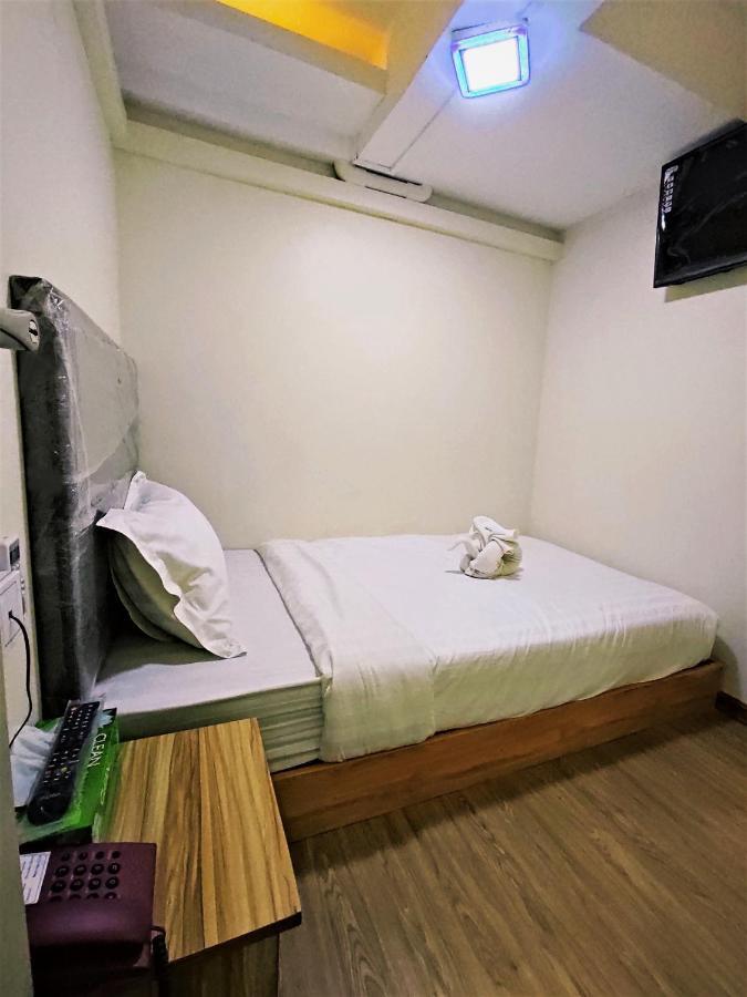 November Hostel Rangun Kültér fotó